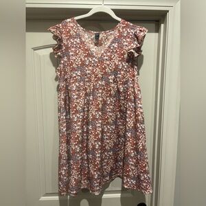 Women’s floral sundress with ruffled sleeves